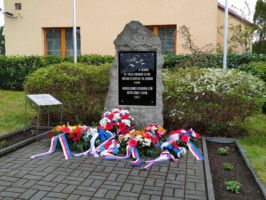 Památku letců, kteří zahynuli při bombardování Škodovky, si připomněli v Liticích